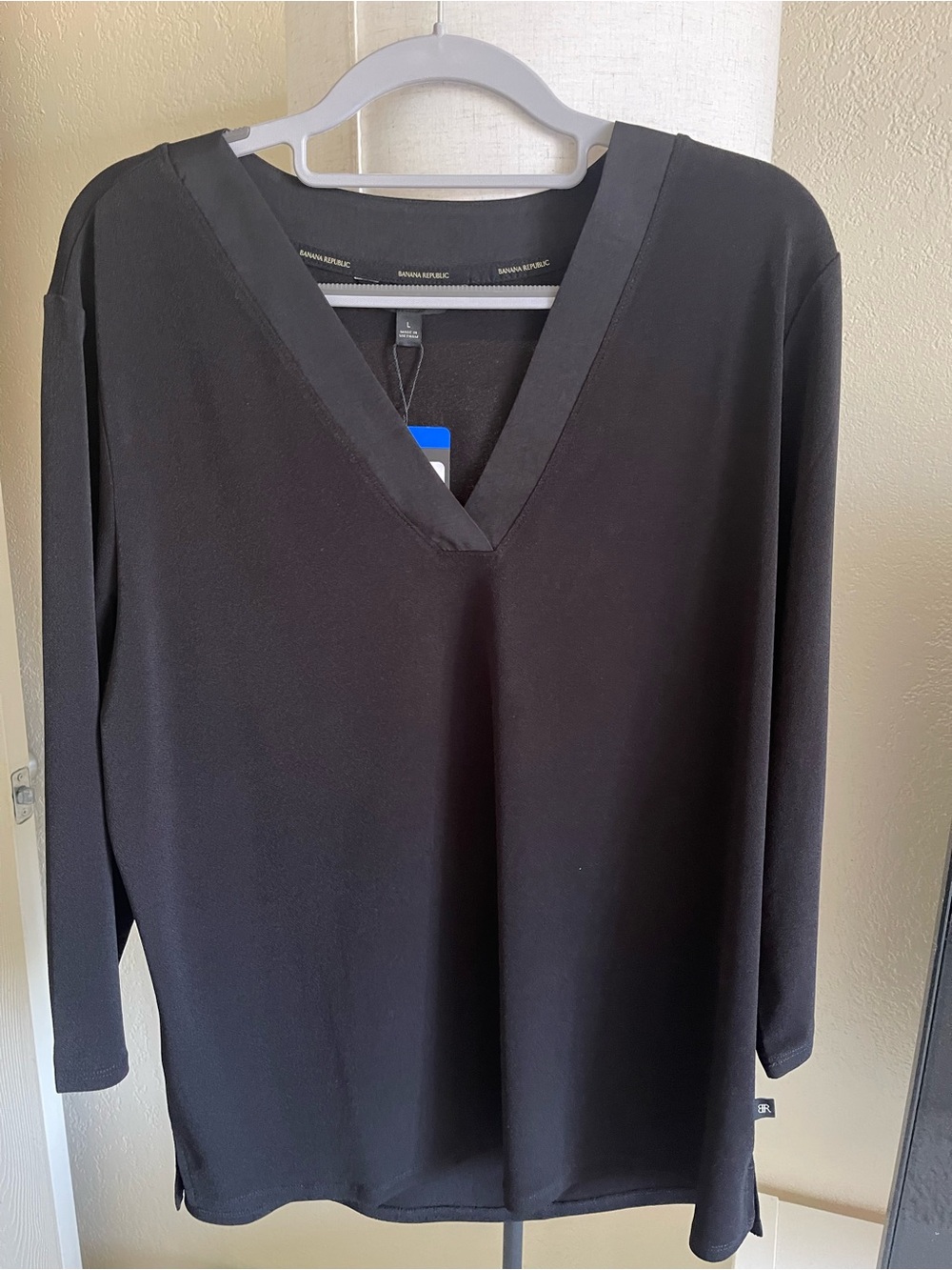 Banana Republic Black V-Neck Long Sleeve Tee